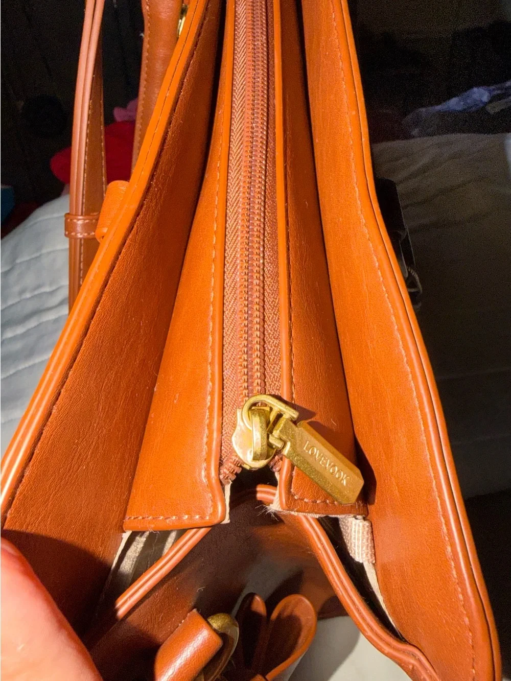 Lovevook tan leather
